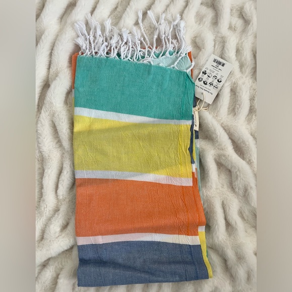 Pokoloko Thick Stripe Towel in Warm - Picture 4 of 5